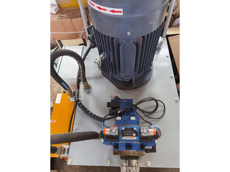 液壓鏜孔機無線遙控