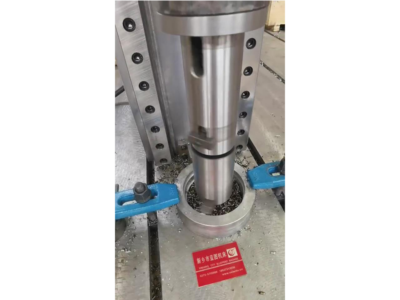 藍(lán)圖鉆鏜機(jī)